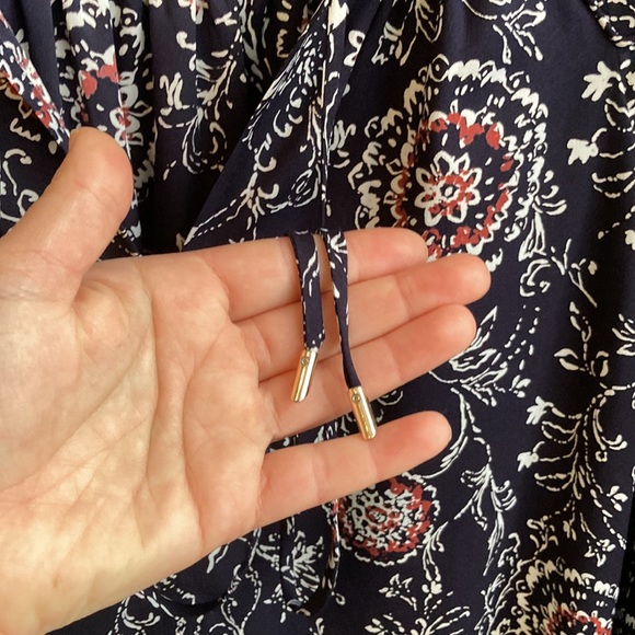 Ann Taylor Blouse Size M - Picture 3 of 9